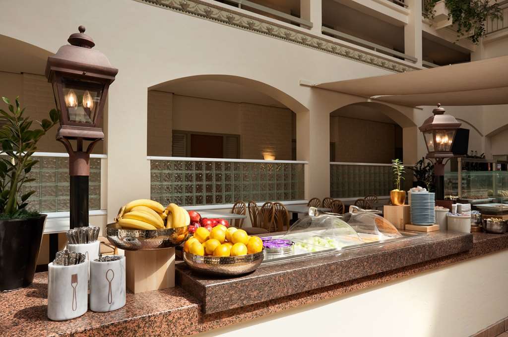 Embassy Suites Сан Луис Обиспо Ресторан фото
