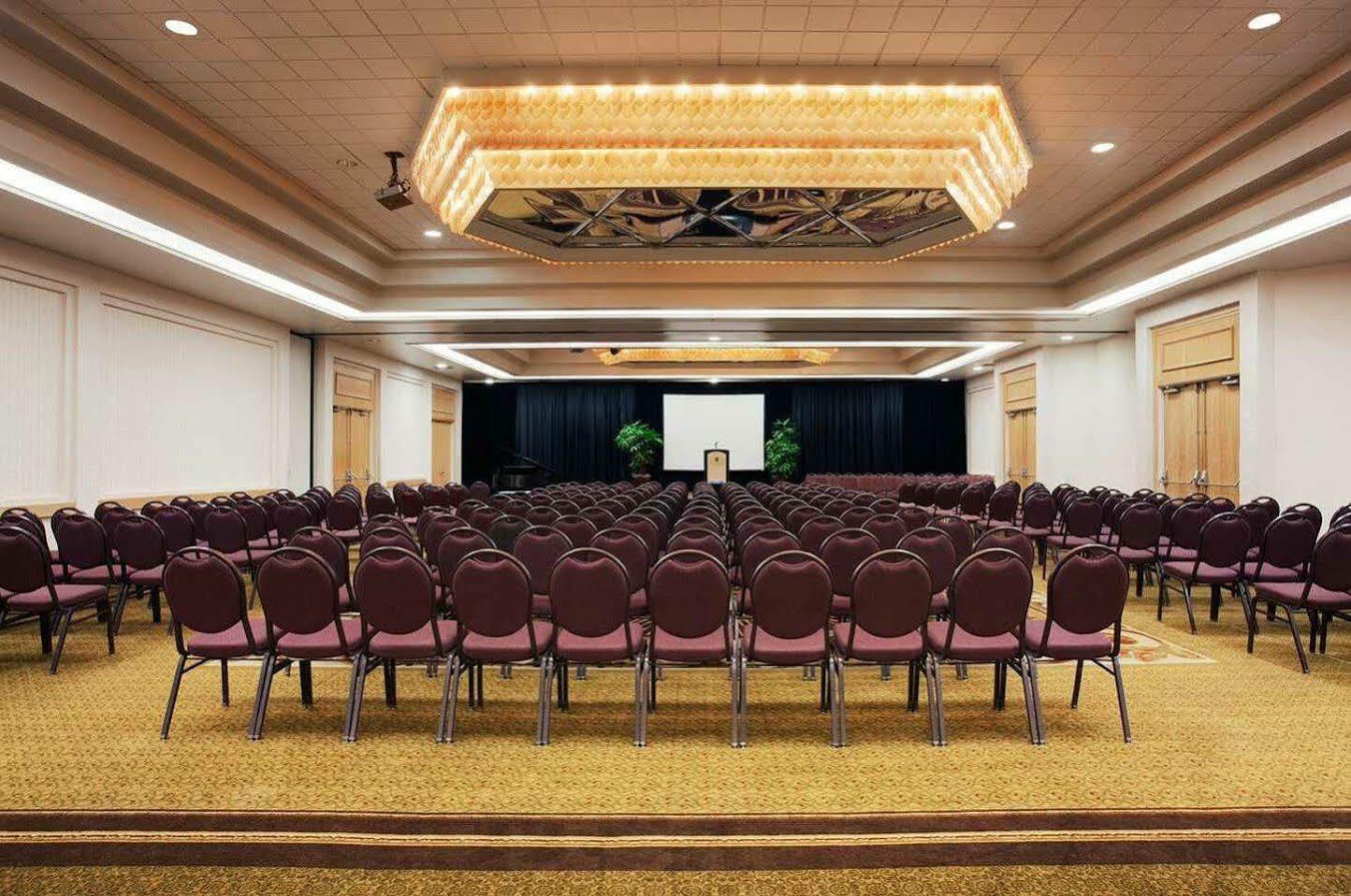 Embassy Suites Сан Луис Обиспо Экстерьер фото